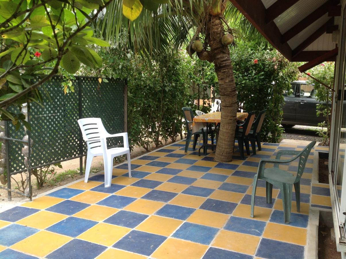 Fare Maheata Hotel Pihaena Екстериор снимка